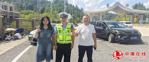 国庆首日江西高速交警快速处置交通事故，获司乘人员点赞